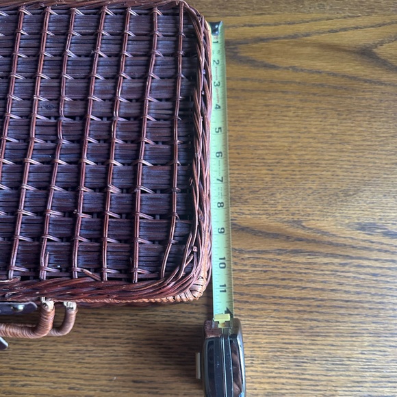 Vintage Wicker Woven Picnic Basket with Leather Strap - Picture 6 of 7